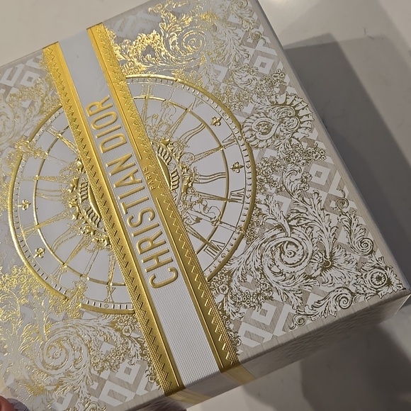 New never used Christian Dior Decorative Box - Gold and White gift box - Picture 8 of 8